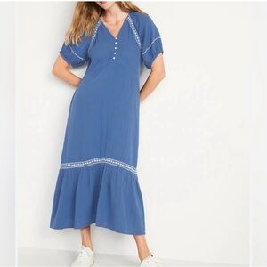 Old navy blue & white dress with embroidery. Perfect condition. XS
